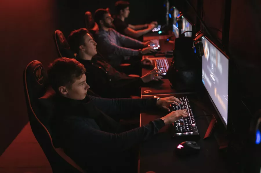 Компьютерный клуб Gun Gaming в Ростове-на-Дону: Киберспорт, Games, Ставкинакиберспорт, Компьютер, Csgo, Dota, Команды, Соревнования,