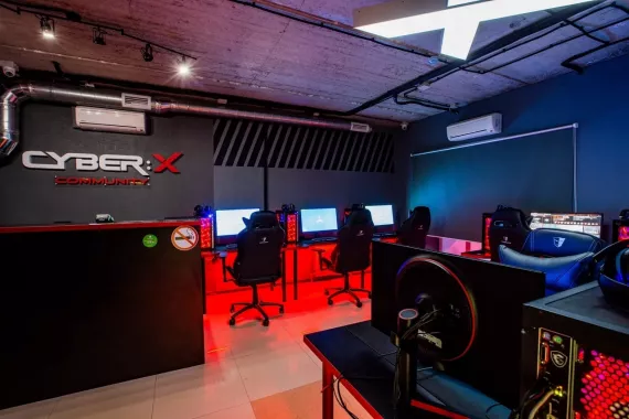 Компьютерный клуб "CyberX" на Текучёва