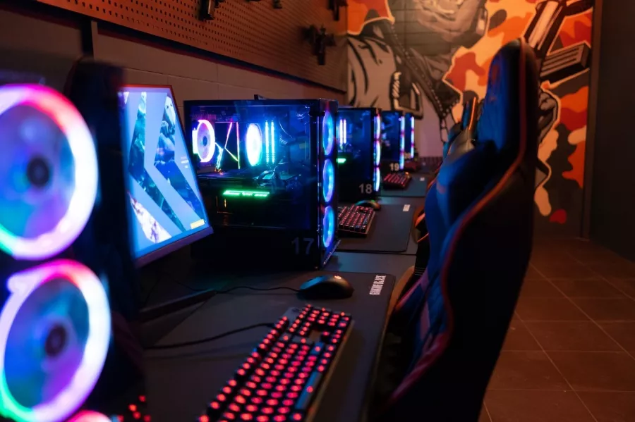 Компьютерный клуб United Gamers в Ростове-на-Дону: Киберспорт, Games, Ставкинакиберспорт, Компьютер, Csgo, Dota, Команды, Соревнования,