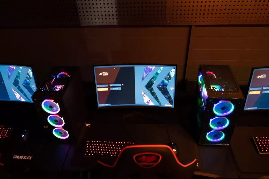 Компьютерный клуб United Gamers в Ростове-на-Дону: Киберспорт, Games, Ставкинакиберспорт, Компьютер, Csgo, Dota, Команды, Соревнования,