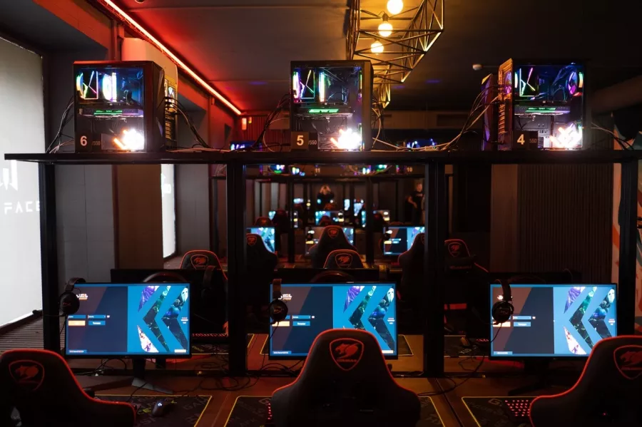 Компьютерный клуб United Gamers в Ростове-на-Дону: Киберспорт, Games, Ставкинакиберспорт, Компьютер, Csgo, Dota, Команды, Соревнования,