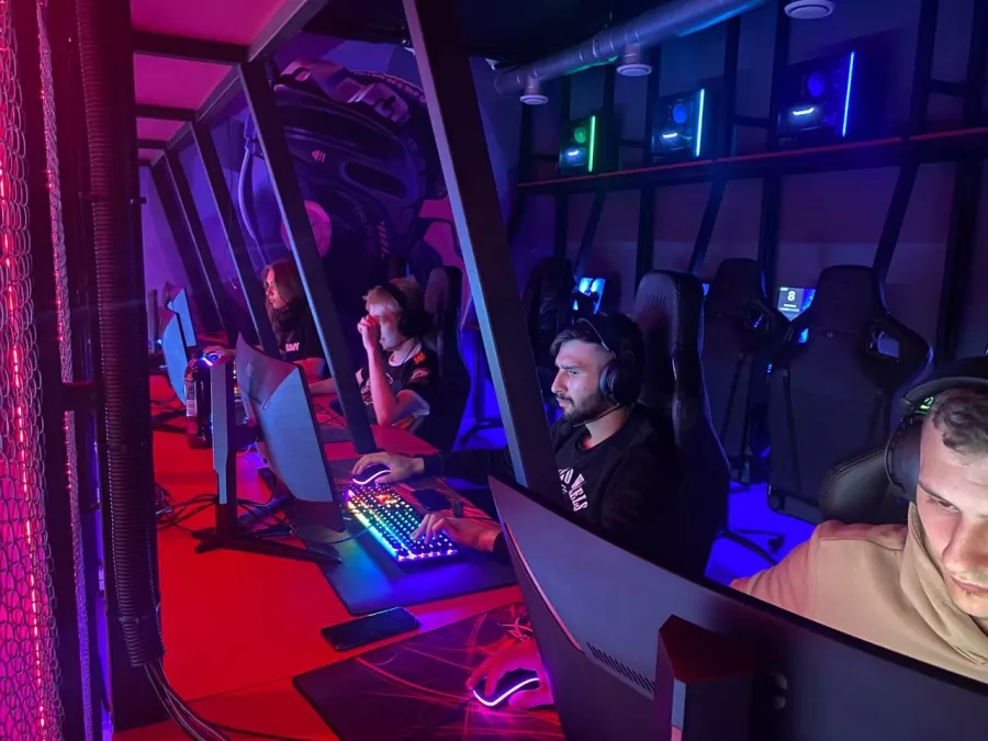 Компьютерный клуб Rise в Владивостоке: Киберспорт, Games, Ставкинакиберспорт, Компьютер, Csgo, Dota, Команды, Соревнования,
