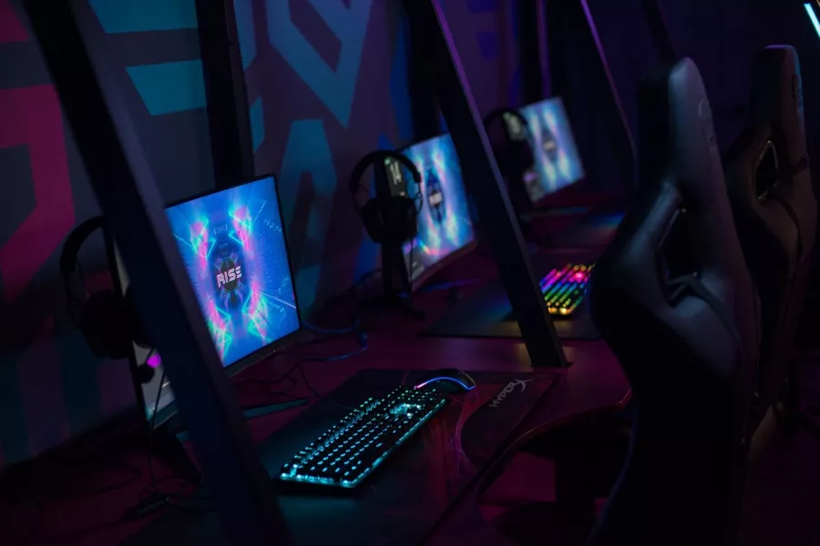 Компьютерный клуб Rise в Владивостоке: Киберспорт, Games, Ставкинакиберспорт, Компьютер, Csgo, Dota, Команды, Соревнования,