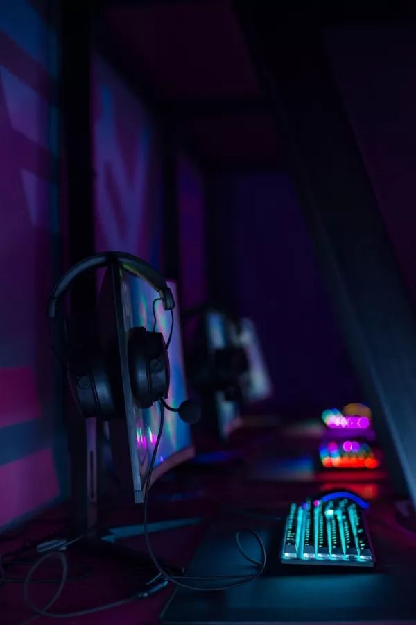 Компьютерный клуб Rise в Владивостоке: Киберспорт, Games, Ставкинакиберспорт, Компьютер, Csgo, Dota, Команды, Соревнования,