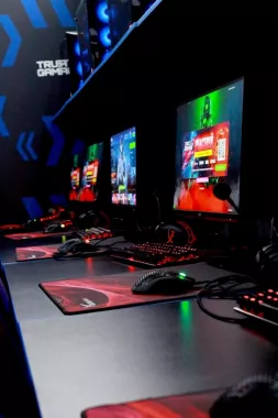 Компьютерный клуб "True Gamers"