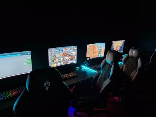 Кибер клуб Azeroth  в  Махачкале