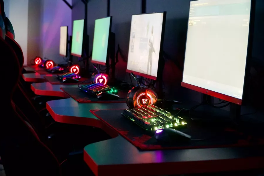 Компьютерный клуб CyberZona на Екатерининской в Махачкале: Киберспорт, Games, Ставкинакиберспорт, Компьютер, Csgo, Dota, Команды, Соревнования,