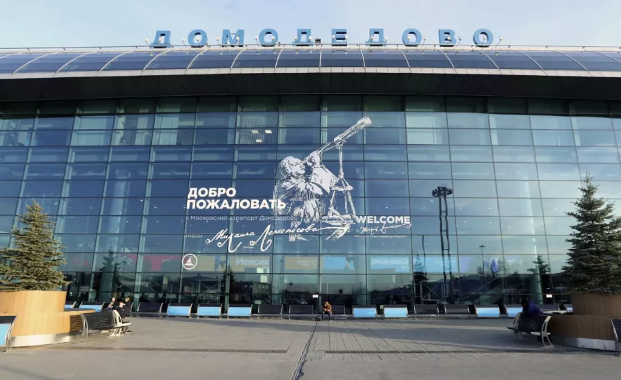 Аэропорт Домодедово в Москве: Аэропорт, На свежем воздухе, Полёт, Самолёт, Вертолёт, Рейс, Багаж, Терминал, Шасси, Лайнер, Аэрофлот,