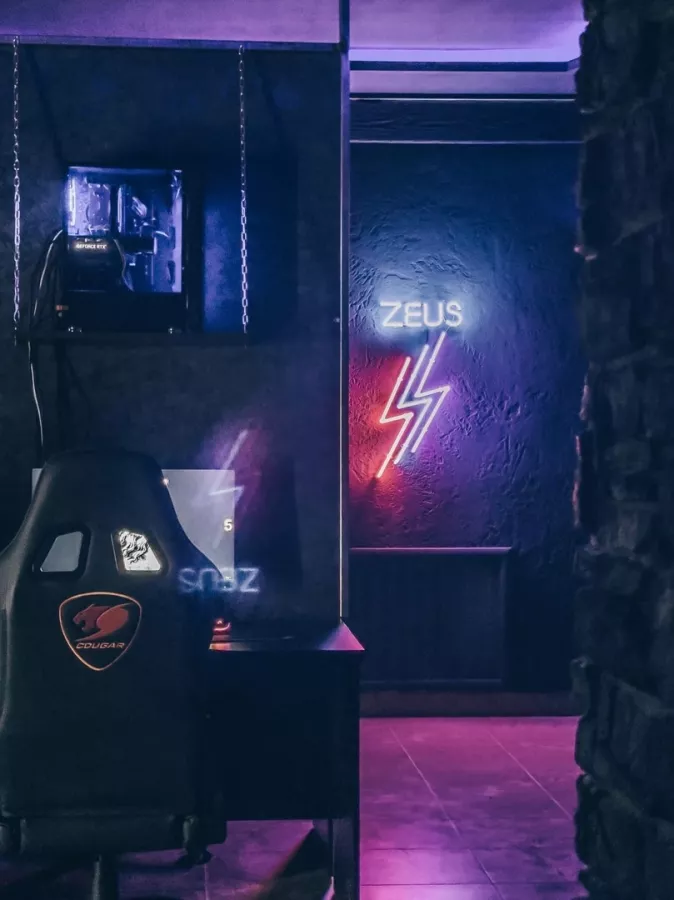 Компьютерный клуб Zeus в Перми: Киберспорт, Games, Компьютерный клуб, Компьютер, Csgo, Dota, Команды, Соревнования,