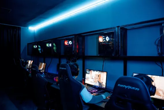 Кибер клуб "Target Cyber Space" на Доваторцев