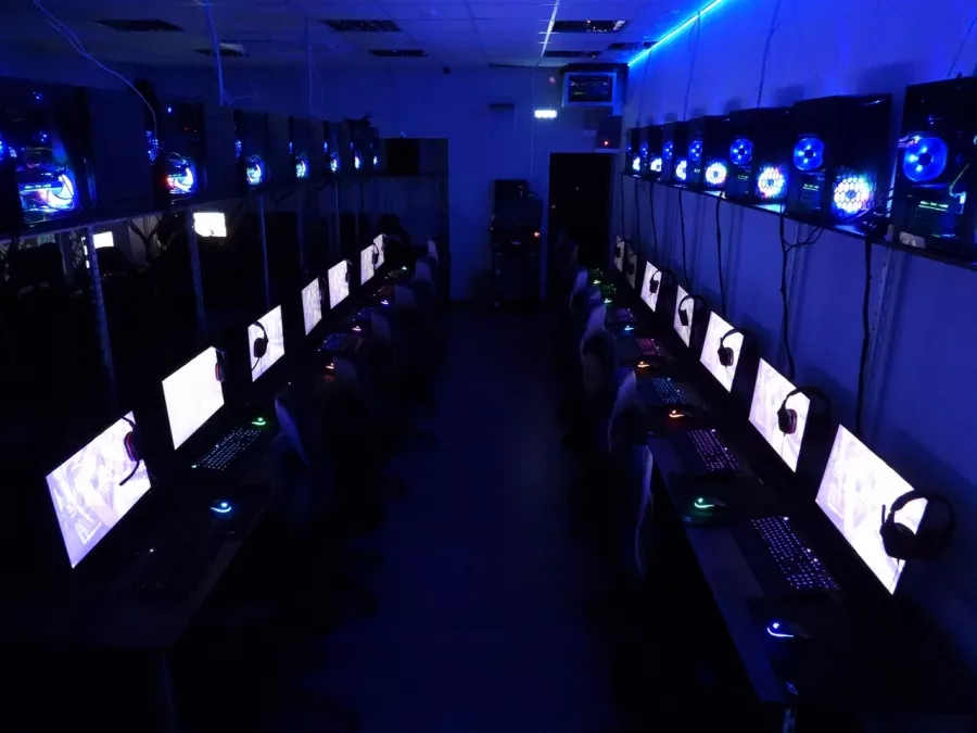 Кибер клуб Community Heroes в Санкт-Петербурге: Киберспорт, Games, Ставкинакиберспорт, Компьютер, Команды, Соревнования,