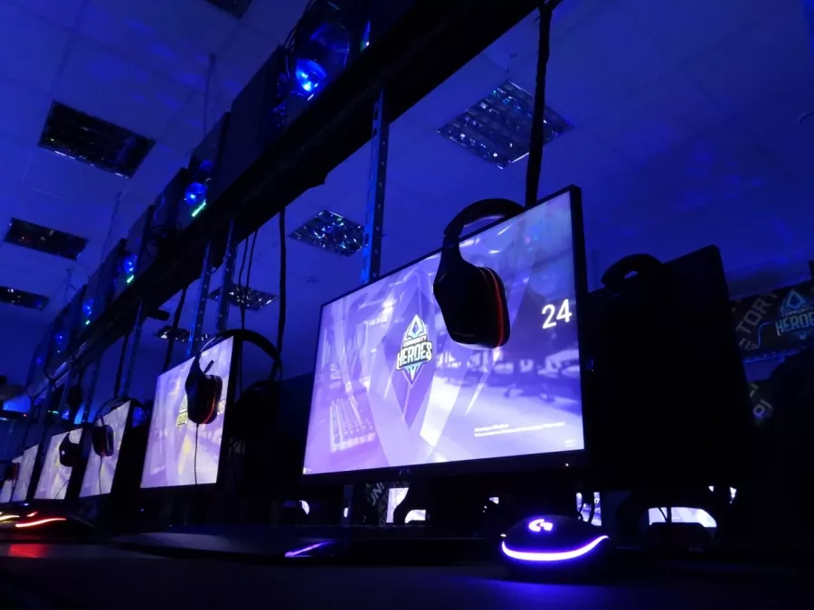 Кибер клуб Community Heroes в Санкт-Петербурге: Киберспорт, Games, Ставкинакиберспорт, Компьютер, Команды, Соревнования,