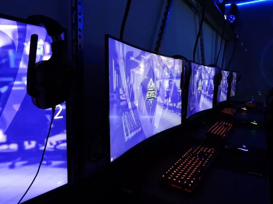 Кибер клуб Community Heroes в Санкт-Петербурге: Киберспорт, Games, Ставкинакиберспорт, Компьютер, Команды, Соревнования,