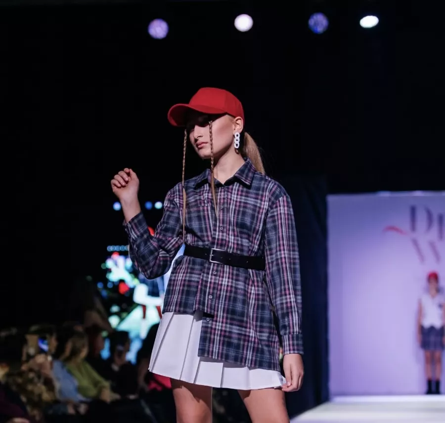 Модельное агентство Celebrity Model Group в Новороссийске: Модельное агентство , Школа моделей , Показ мод, Я модель, Моделинг, Фотопозирование , Кастинг, Подиум,
