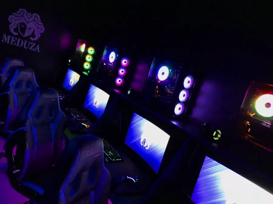 Кибер клуб Медуза на Нарвской в Калининграде: Киберспорт, Games, Ставкинакиберспорт, Компьютер, Csgo, Dota, Команды, Соревнования,