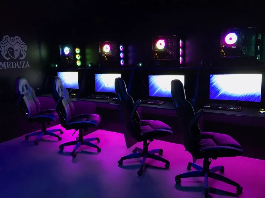 Кибер клуб Медуза на Нарвской в Калининграде: Киберспорт, Games, Ставкинакиберспорт, Компьютер, Csgo, Dota, Команды, Соревнования,