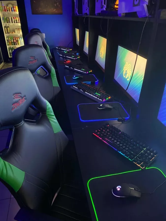 Кибер клуб Медуза на Новом Валу в Калининграде: Киберспорт, Games, Ставкинакиберспорт, Компьютер, Csgo, Dota, Команды, Соревнования,