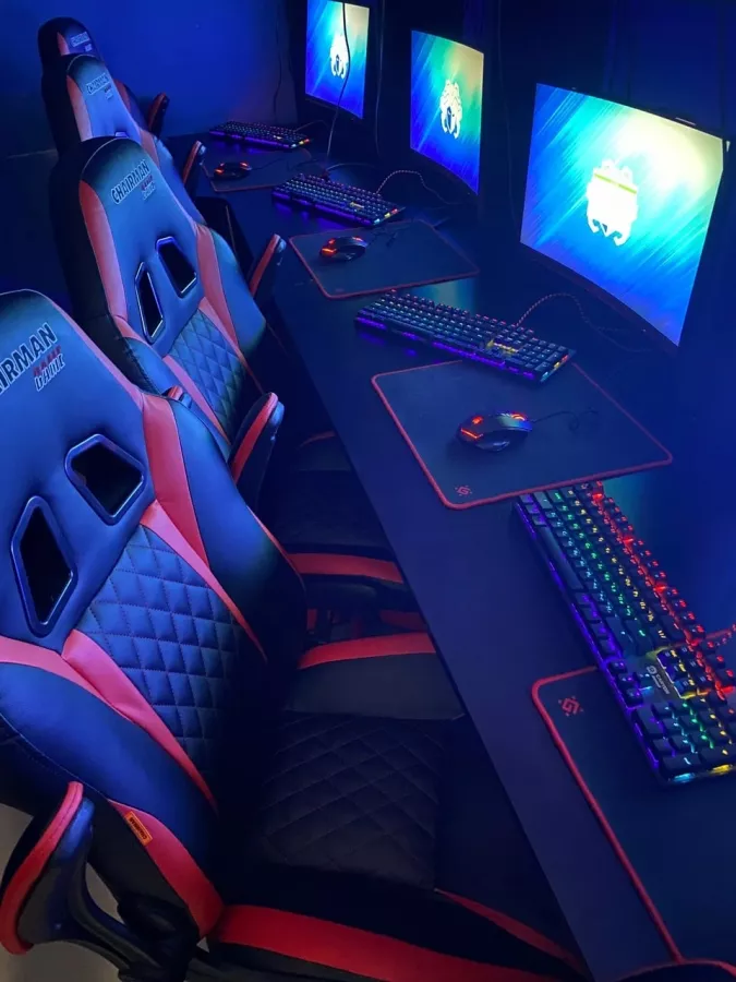 Кибер клуб Медуза на Новом Валу в Калининграде: Киберспорт, Games, Ставкинакиберспорт, Компьютер, Csgo, Dota, Команды, Соревнования,