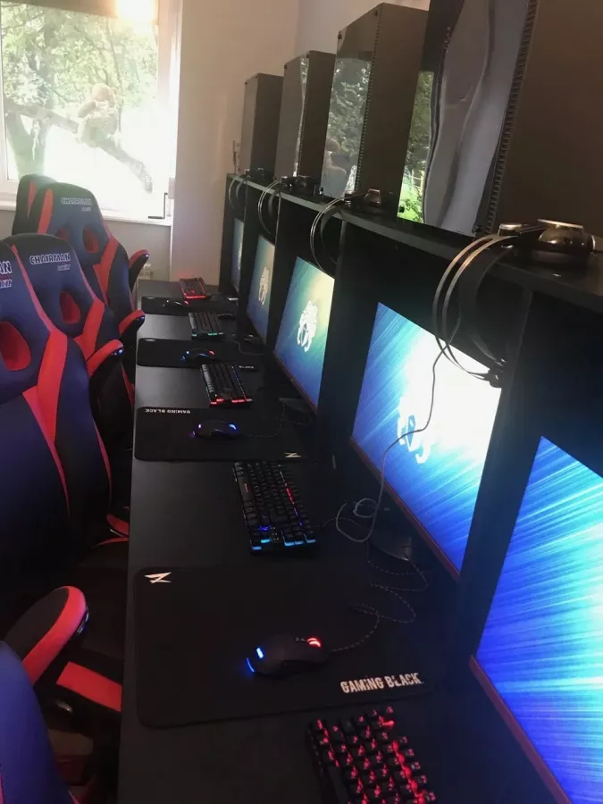Кибер клуб Медуза на Новом Валу в Калининграде: Киберспорт, Games, Ставкинакиберспорт, Компьютер, Csgo, Dota, Команды, Соревнования,