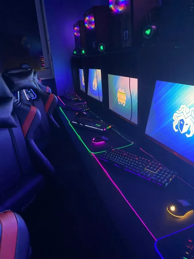 Кибер клуб Медуза на Новом Валу в Калининграде: Киберспорт, Games, Ставкинакиберспорт, Компьютер, Csgo, Dota, Команды, Соревнования,