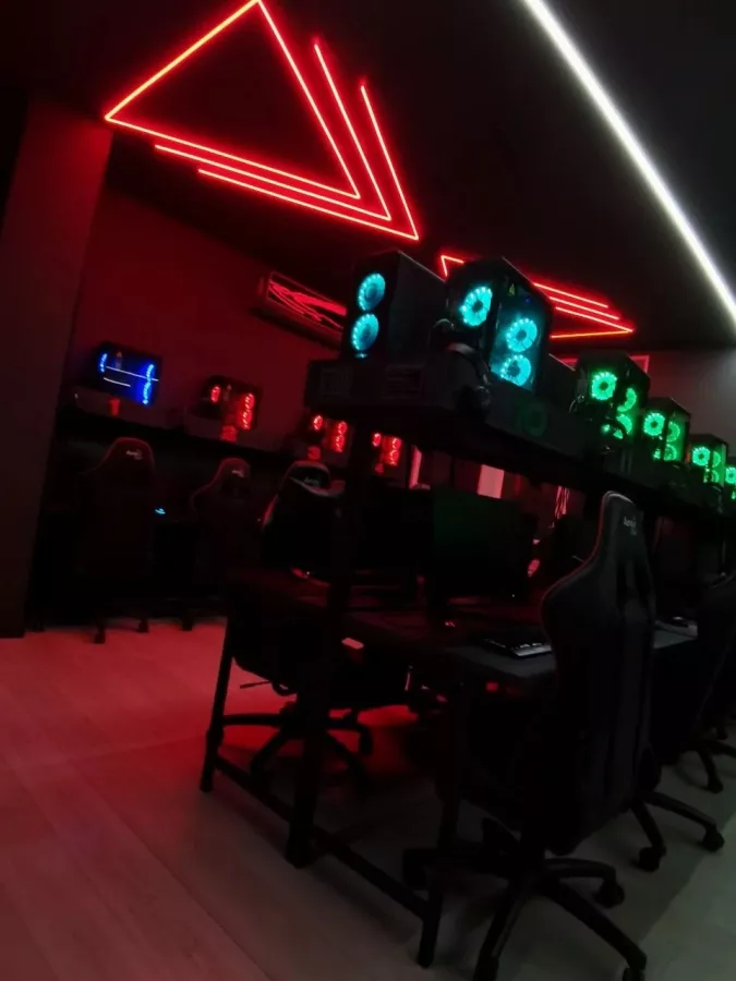 Компьютерный клуб Storm в Уссурийске: Киберспорт, Games, Ставкинакиберспорт, Компьютер, Csgo, Dota, Команды, Соревнования,