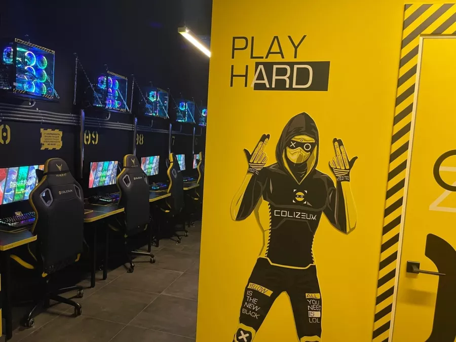 Кибер клуб Colizeum в Грозном: Компьютерный клуб, Киберспорт, Соревнования,