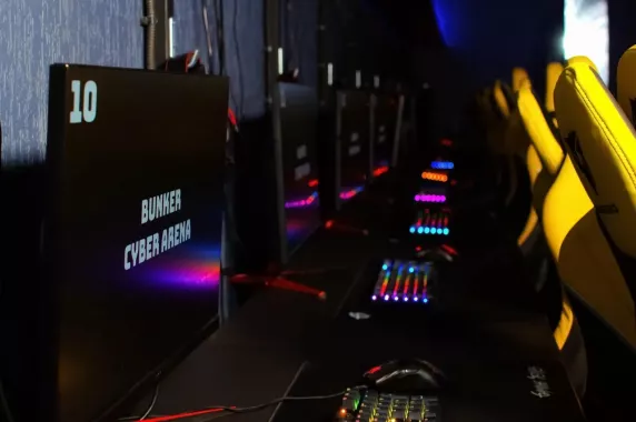 Кибер клуб "Bunker cyber arena"