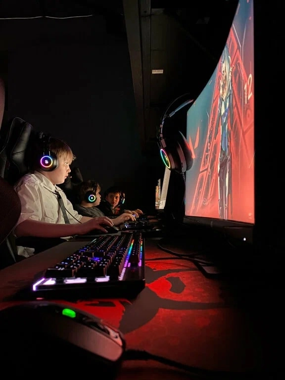 Компьютерный клуб Гринлайн в Новороссийске: Киберспорт, Компьютерный клуб, Соревнования, Игры,