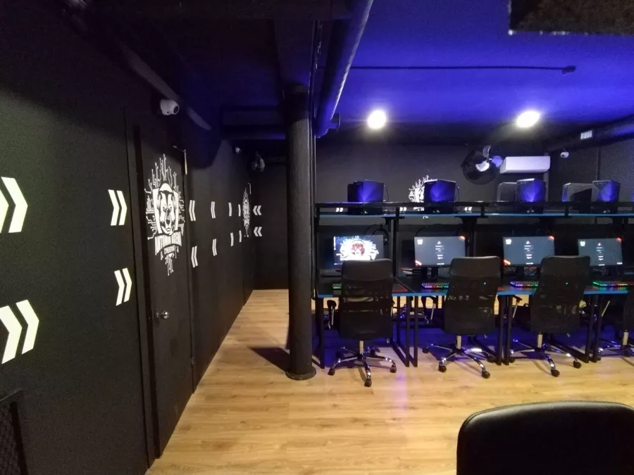 Кибер клуб Antonio Arena на Северной в Геленджике: Киберспорт, Games, Ставкинакиберспрот, Компьютер, Csgo, Dota, Команды, Соревнования,