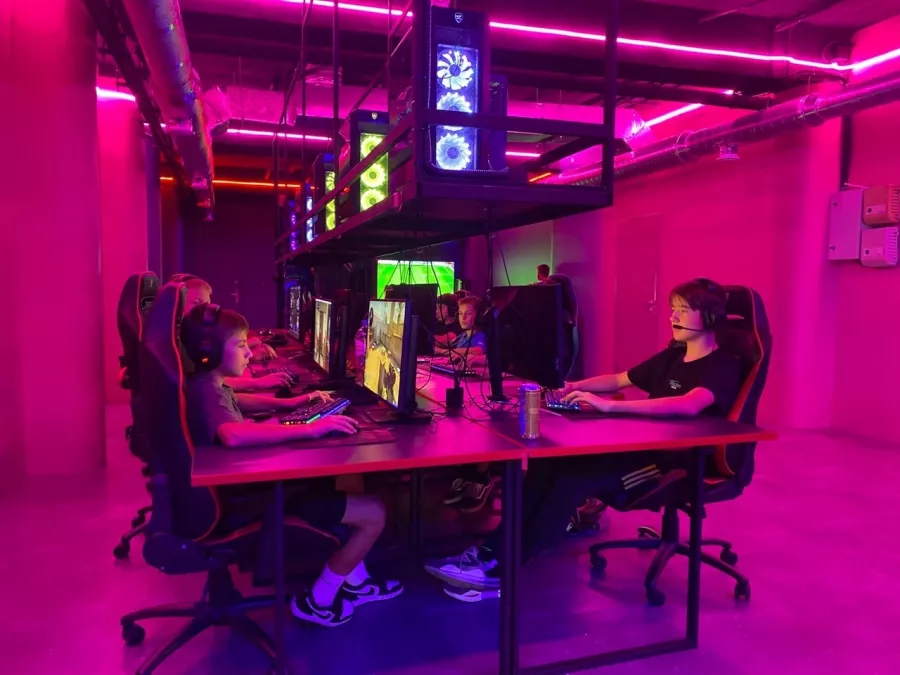 Кибер клуб Smile в Сочи: Киберспорт, Games, Компьютерный клуб, Компьютер, Csgo, Dota, Команды, Соревнования,