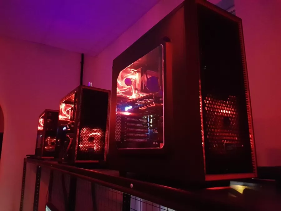 Компьютерный клуб Black hole в Сочи: Киберспорт, Games, Компьютерный клуб, Компьютер, Csgo, Dota, Команды, Соревнования,