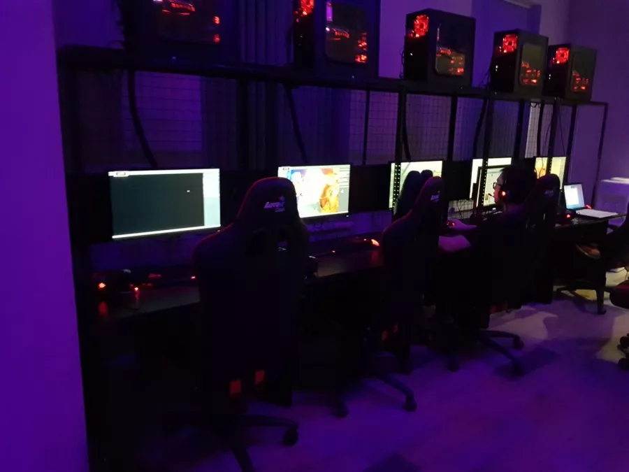 Компьютерный клуб Black hole в Сочи: Киберспорт, Games, Компьютерный клуб, Компьютер, Csgo, Dota, Команды, Соревнования,
