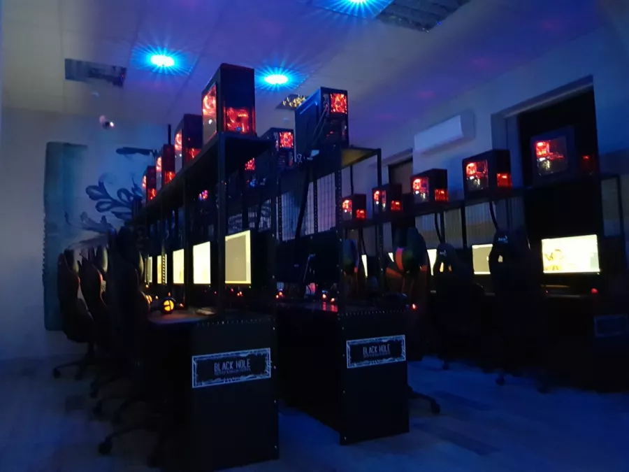 Компьютерный клуб Black hole в Сочи: Киберспорт, Games, Компьютерный клуб, Компьютер, Csgo, Dota, Команды, Соревнования,