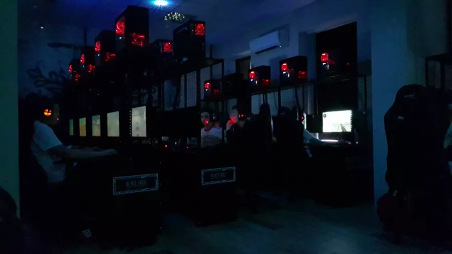 Компьютерный клуб Black hole в Сочи: Киберспорт, Games, Компьютерный клуб, Компьютер, Csgo, Dota, Команды, Соревнования,