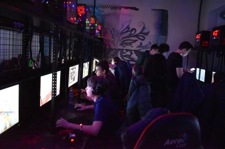 Компьютерный клуб Black hole в Сочи: Киберспорт, Games, Компьютерный клуб, Компьютер, Csgo, Dota, Команды, Соревнования,
