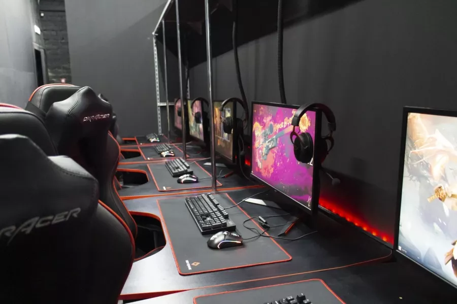 Кибер клуб Cyber Cube Club в Москве: Киберспорт, Games, Ставкинакиберспорт, Компьютер, Csgo, Dota, Команды, Соревнования,
