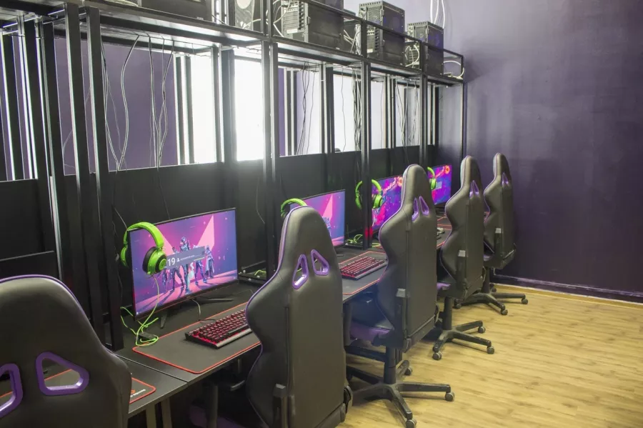 Кибер клуб Cyber Cube Club в Москве: Киберспорт, Games, Ставкинакиберспорт, Компьютер, Csgo, Dota, Команды, Соревнования,