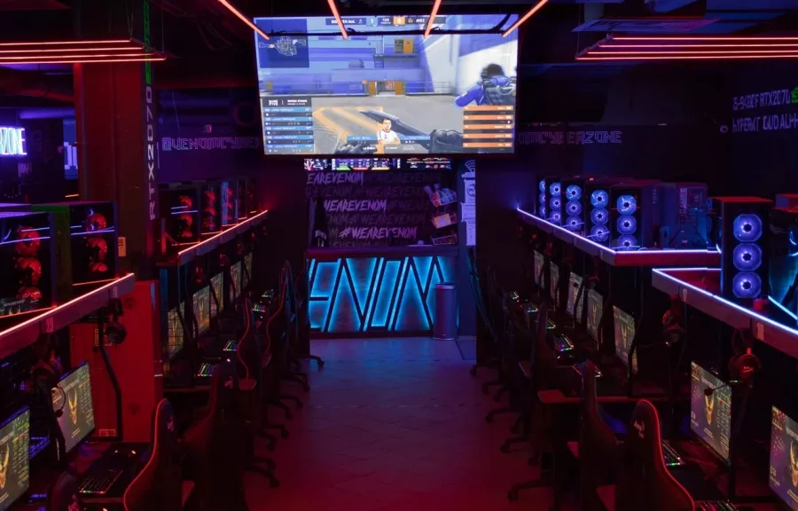 Кибер клуб Venom Cyber Zone на Ярославской в Москве: Киберспорт, Games, Ставкинакиберспорт, Компьютер, Csgo, Dota, Команды, Соревнования,