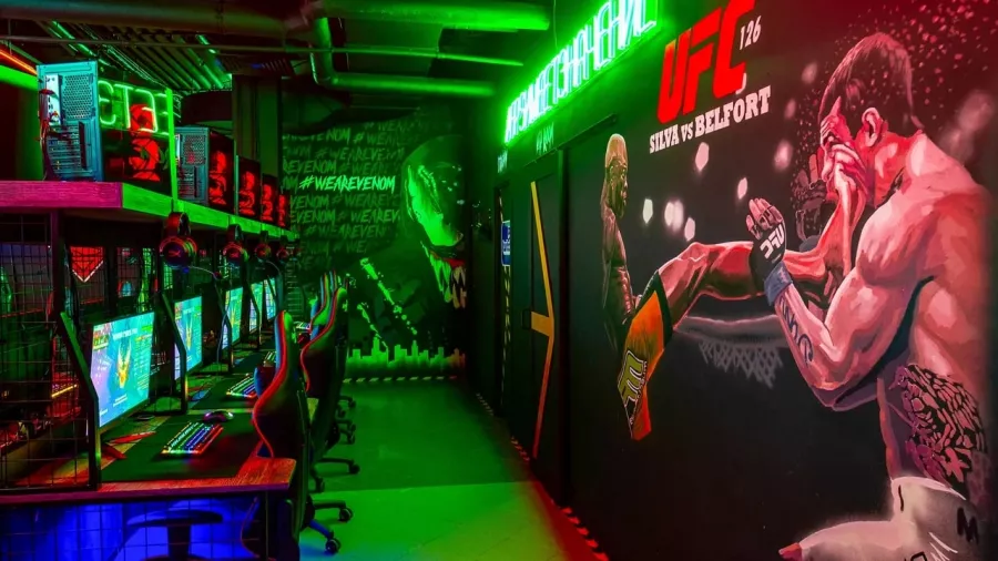 Кибер клуб Venom Cyber Zone на Ярославской в Москве: Киберспорт, Games, Ставкинакиберспорт, Компьютер, Csgo, Dota, Команды, Соревнования,