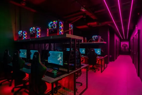 Кибер клуб "Venom Cyber Zone" на Михалковской