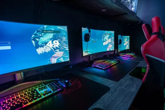 Кибер клуб "Venom Cyber Zone" на Михалковской