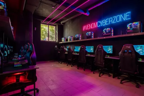 Кибер клуб "Venom Cyber Zone" на Михалковской