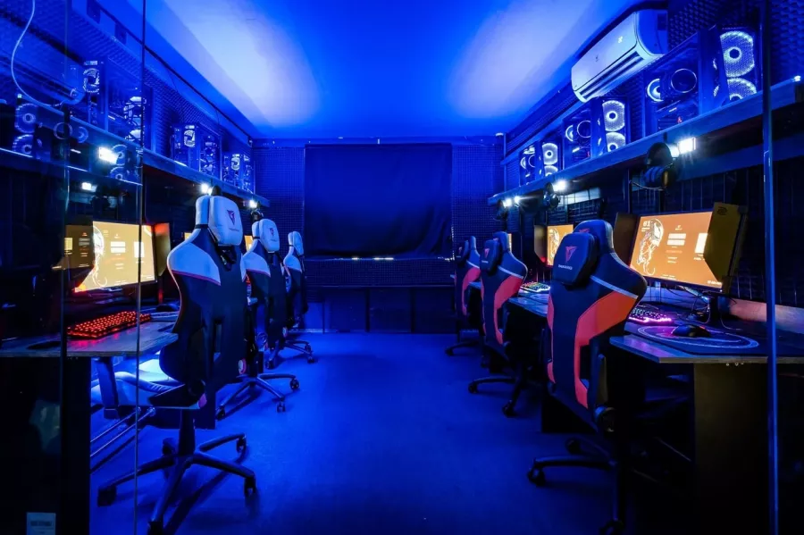 Кибер клуб Venom Cyber Zone на Митинской в Москве: Киберспорт, Games, Ставкинакиберспорт, Компьютер, Csgo, Dota, Команды, Соревнования,