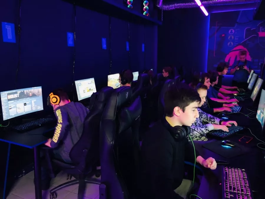 Кибер клуб YouPlay на Сокольническом Кругу в Москве: Киберспорт, Games, Компьютерный клуб, Компьютер, Csgo, Dota, Команды, Соревнования,