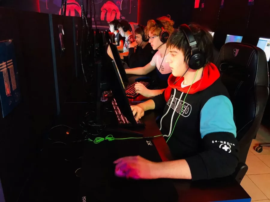 Кибер клуб YouPlay на Сокольническом Кругу в Москве: Киберспорт, Games, Компьютерный клуб, Компьютер, Csgo, Dota, Команды, Соревнования,
