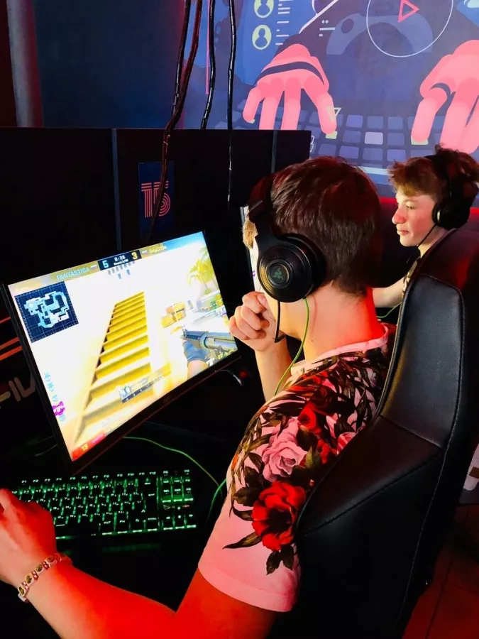Кибер клуб YouPlay на Сокольническом Кругу в Москве: Киберспорт, Games, Компьютерный клуб, Компьютер, Csgo, Dota, Команды, Соревнования,