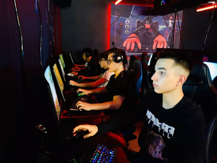 Кибер клуб YouPlay на Сокольническом Кругу в Москве: Киберспорт, Games, Компьютерный клуб, Компьютер, Csgo, Dota, Команды, Соревнования,