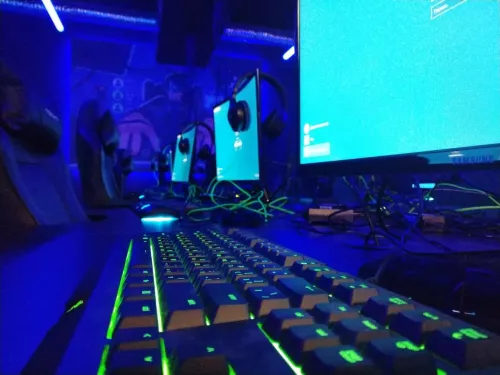 Кибер клуб YouPlay на Щёлковском  в  Москве