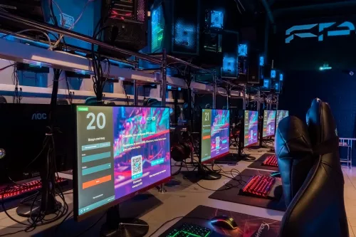 Компьютерный клуб Fps Arena  в  Москве