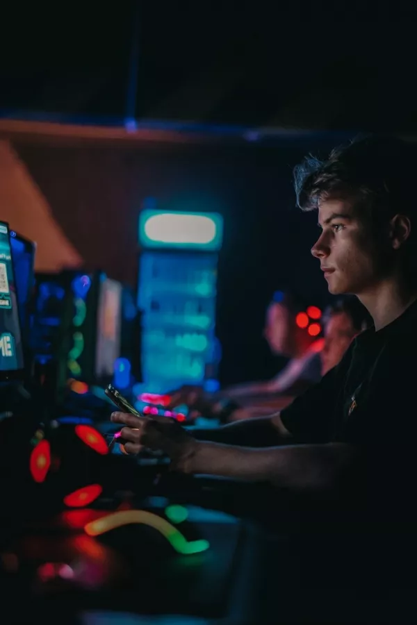 Компьютерный клуб Ваулт 109 в Москве: Киберспорт, Games, Ставкинакиберспорт, Компьютер, Csgo, Dota, Команды, Соревнования,